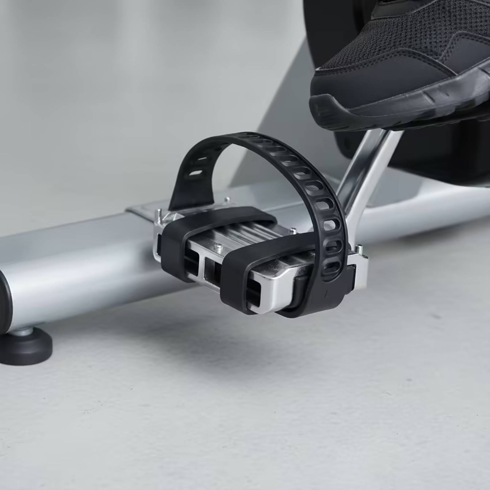 ストラップ付きエクササイズバイクペダル 取り付け簡単 エクサ - Home Gym Installation のレビューと価格