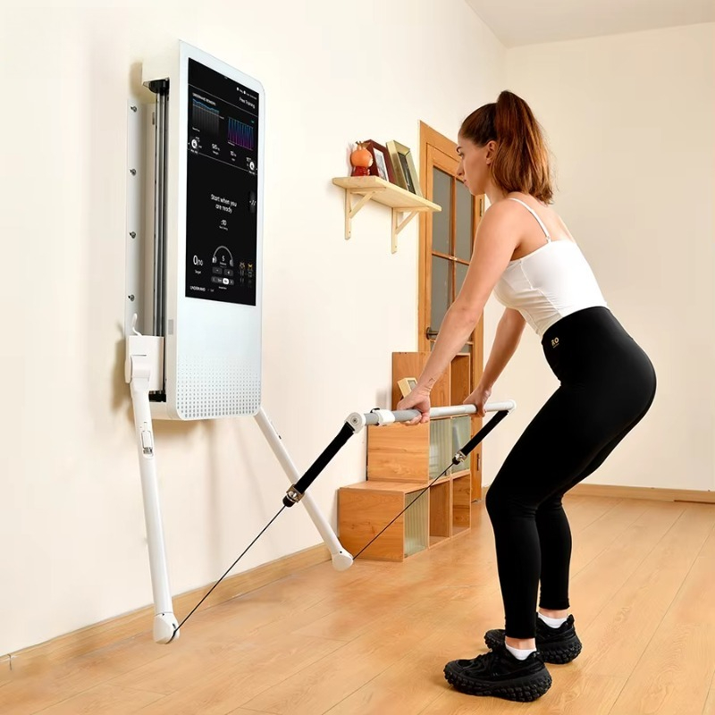 多機能ホームフィットネス機器：Tonal壁掛け型スマートトラ - Home Gym Setup のレビューと価格